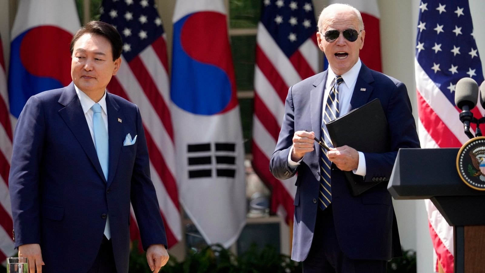 El Presidente Joe Biden y el Presidente de Corea del Sur Yoon Suk Yeol