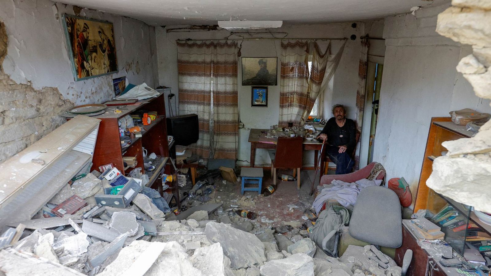 Una casa dañada tras un bombardeo en Donetsk