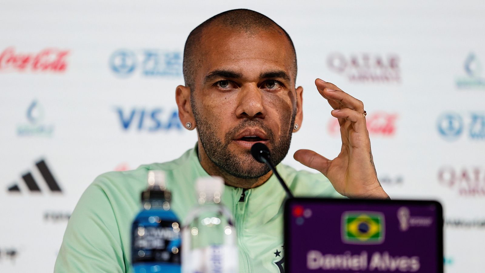 El futbolista Dani Alves en una rueda de prensa del Mundial de Catar