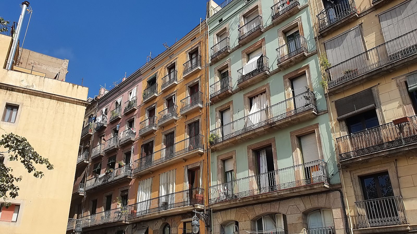 Edificios residenciales en la zona de El Born, en el casco antiguo de Barcelona