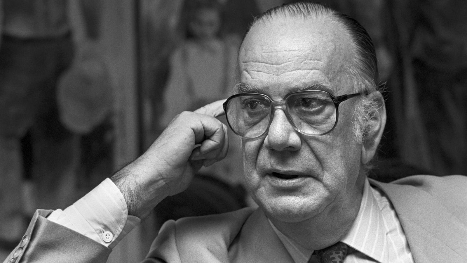 Retrato del escritor y académico Camilo José Cela.