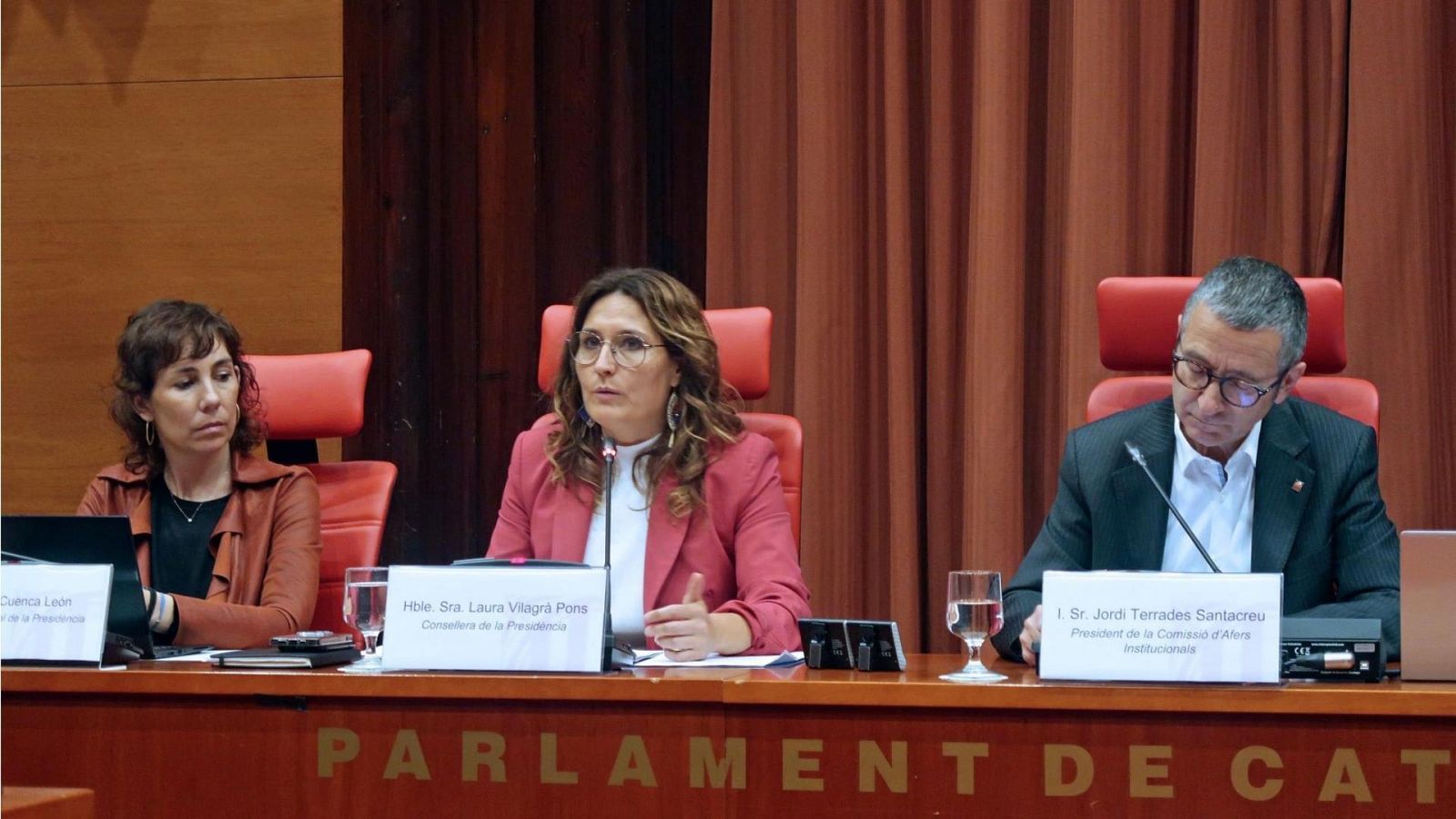 La consellera de Presidencia de la Generalitat, Laura Vilagrà, en la Comisión de Asuntos Institucionales del Parlament