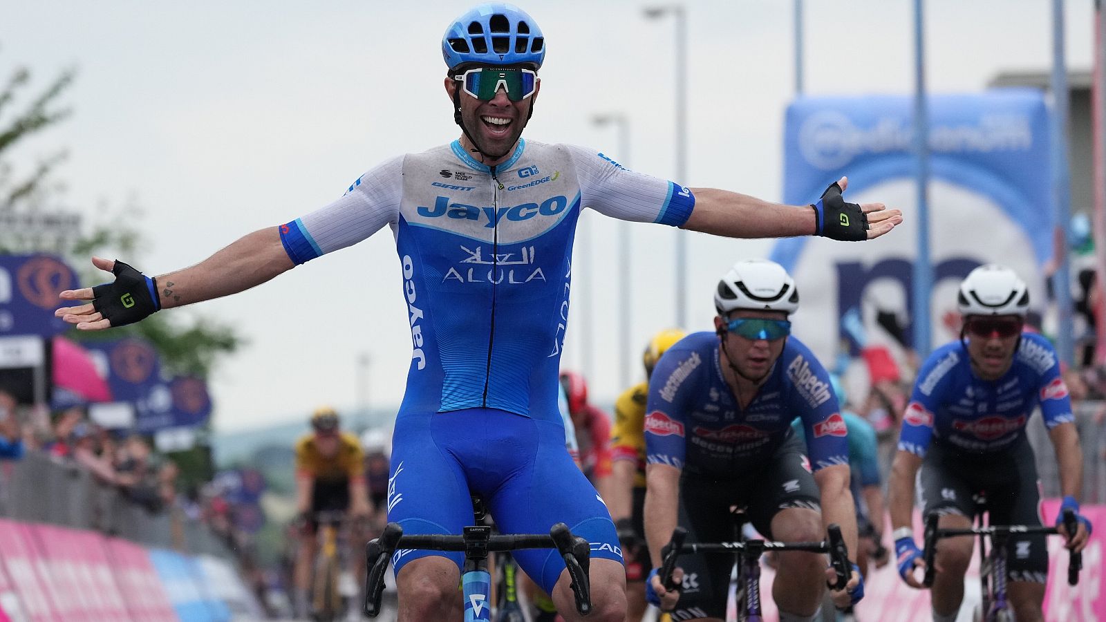 Giro de Italia 2023 | Victoria de etapa de Michael Matthews (Jayco Alula)