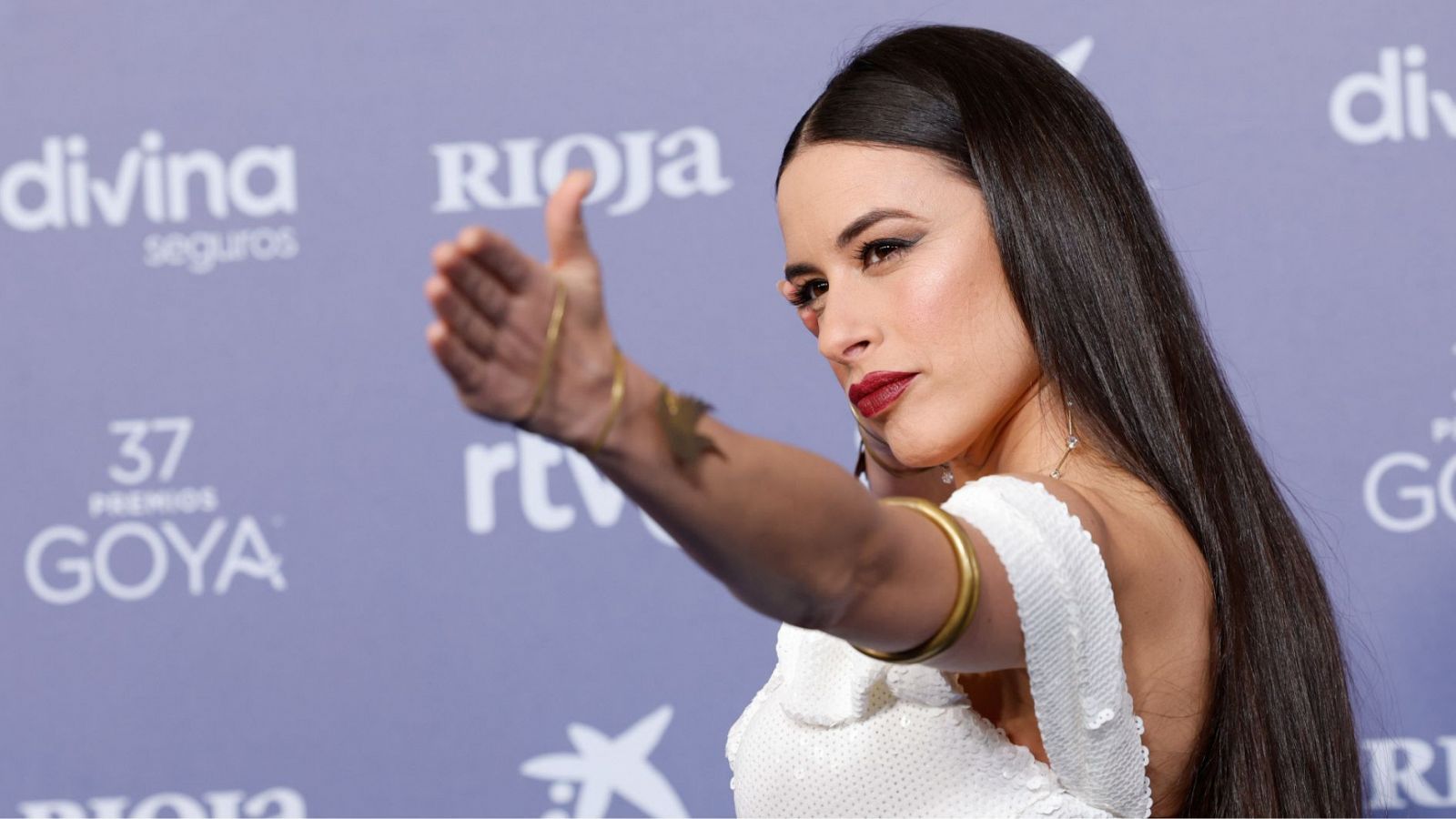 ¿Por qué Blanca Paloma no para de hacer el gesto de arquera?