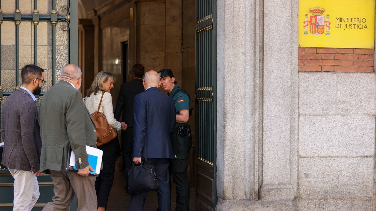 Jueces y fiscales a su llegada a la reunión de este miércoles con Justicia