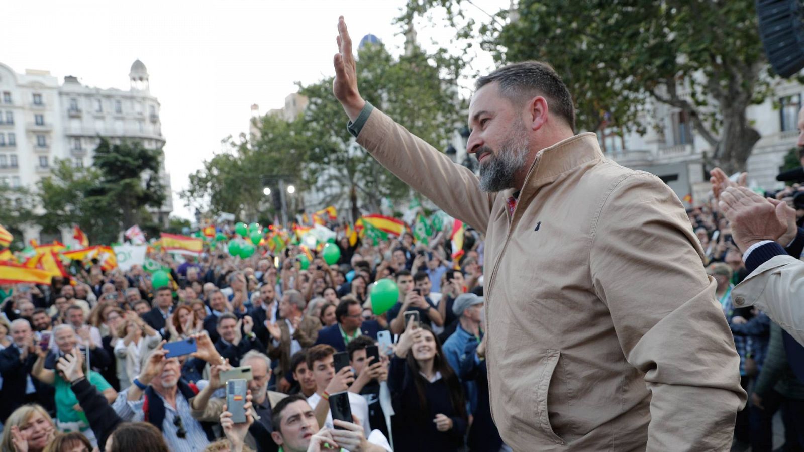 Abascal se estrena en la campaña cargando contra el PP