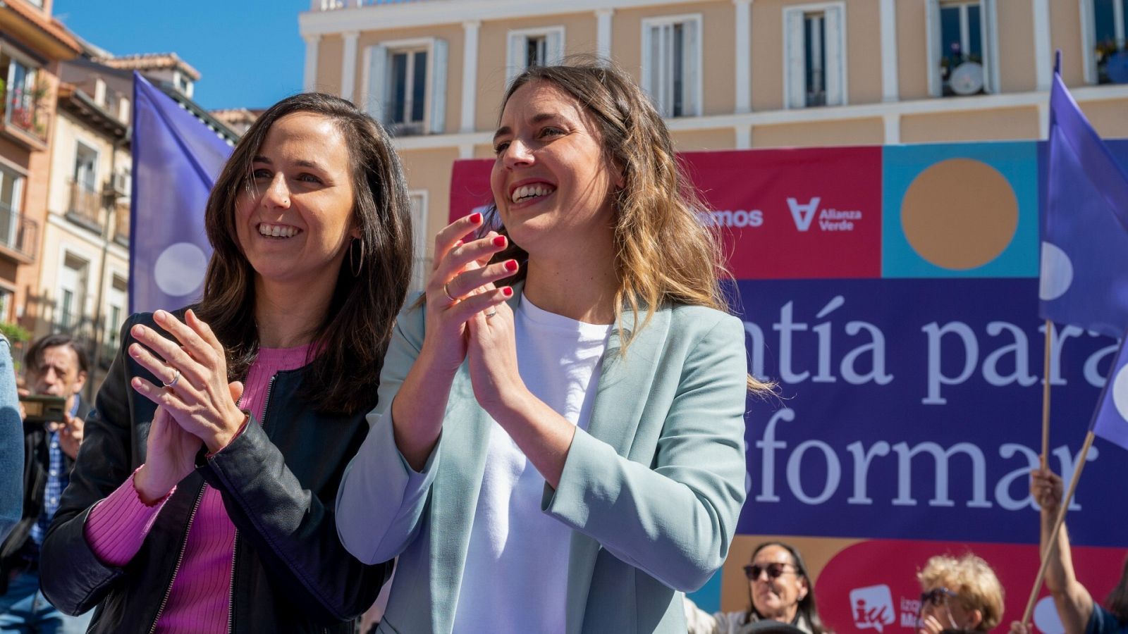 Ione Belarra e Irene Montero, este sábado durante el mitin en Chueca