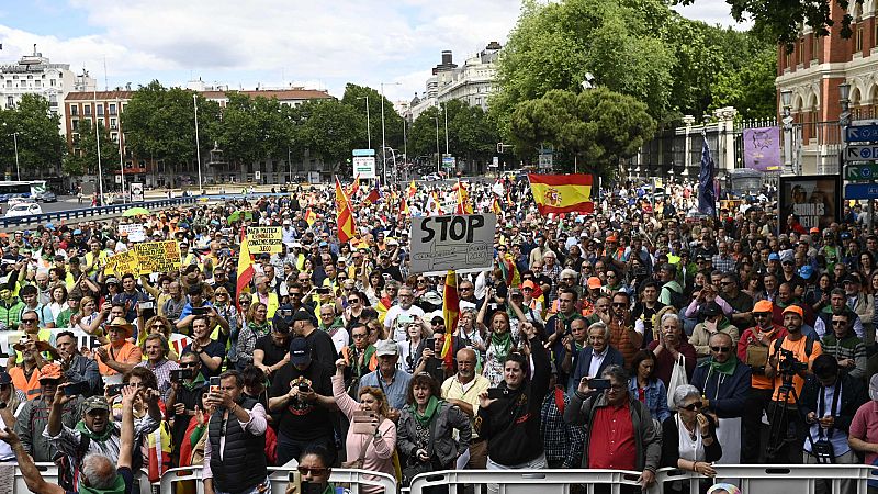 Agricultores se manifiestas por la situación en el campo