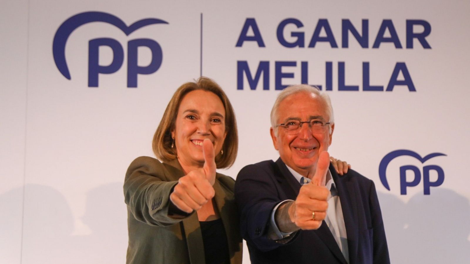 La secretaria general del PP, Cuca Gamarra, junto con el presidente del partido en Melilla, Juan José Imbroda