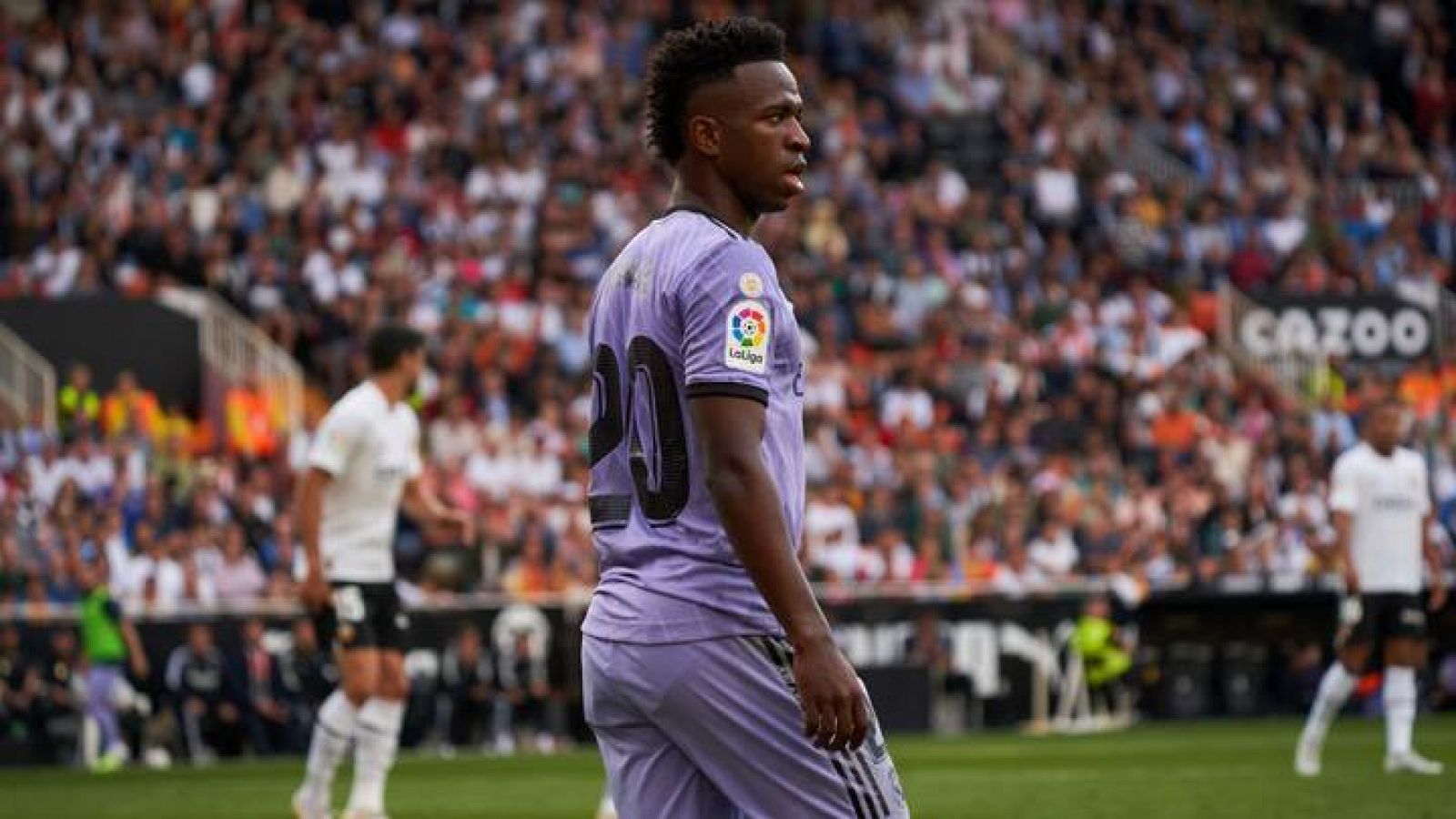 El brasileño Vinicius, durante el Valencia - Real Madrid.
