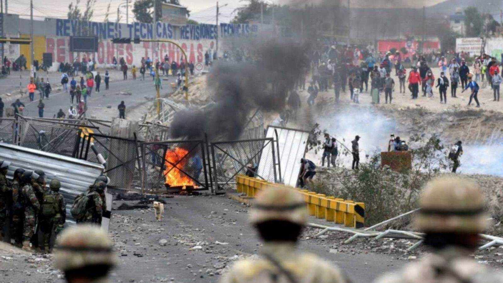 Imagen de archivo de una protesta contra el Gobierno de Dina Boluarte en Arequipa, Perú.