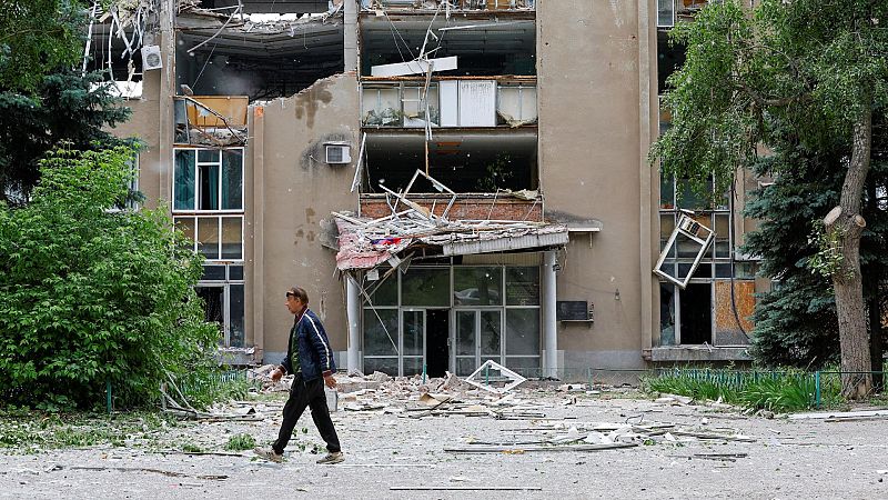 Un edificio destruido por una bomba en Donetsk.