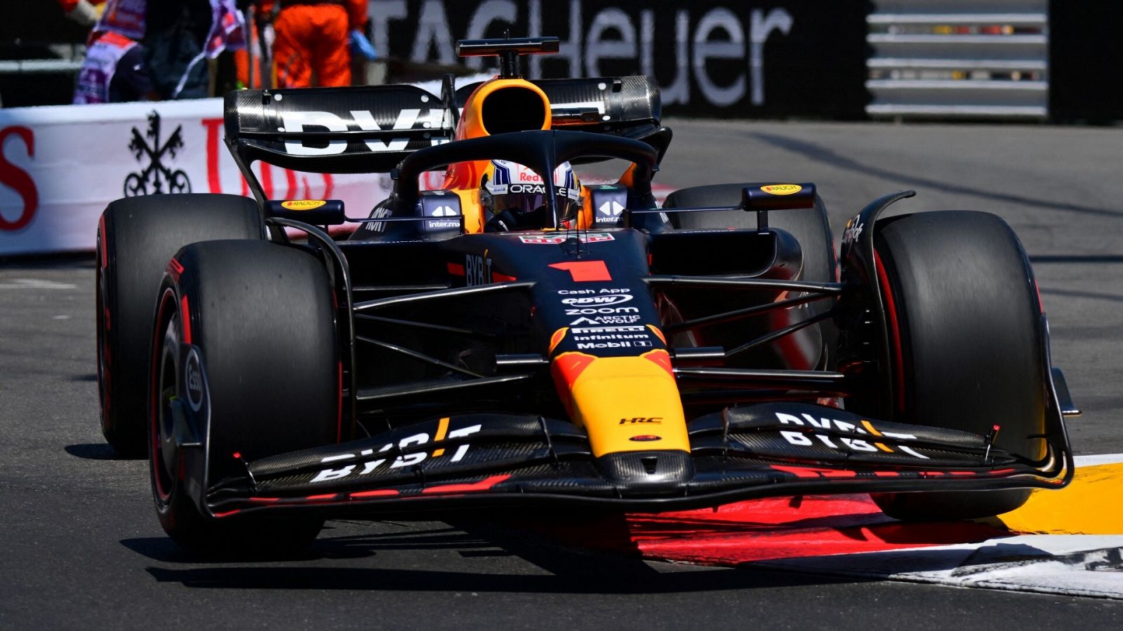 Verstappen logra la pole en Mónaco