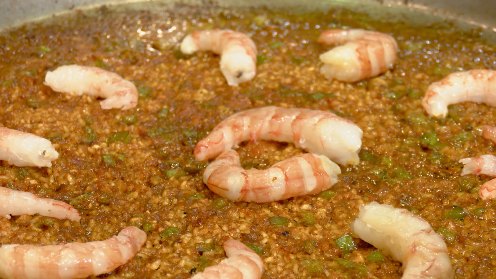 Aprende a preparar un delicioso arroz con gambas en menos de 30 minutos