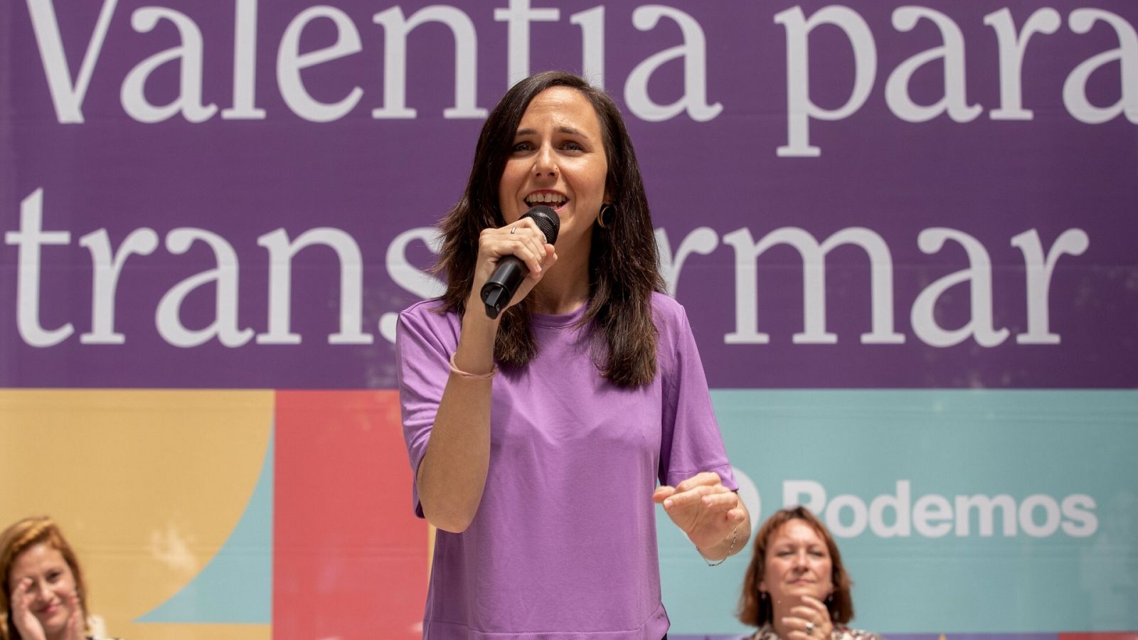 La ministra de Derechos Sociales y Agenda 2030, Ione Belarra, durante un mitin esta campaña del 28M