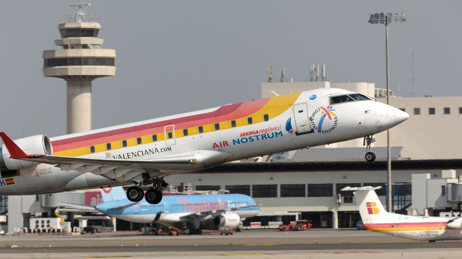 Imagen: Los pilotos de Air Nostrum amplían la huelga indefinida a todos los días a partir del próximo martes