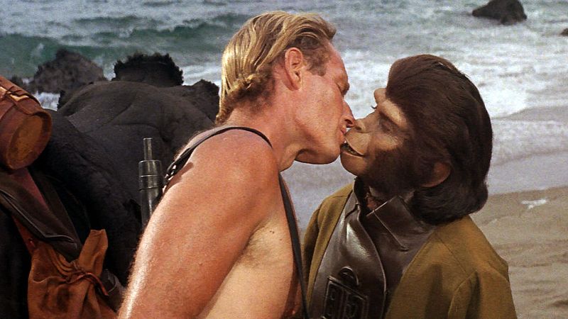 'El planeta de los simios': Taylor sorprende a Zira en la despedida