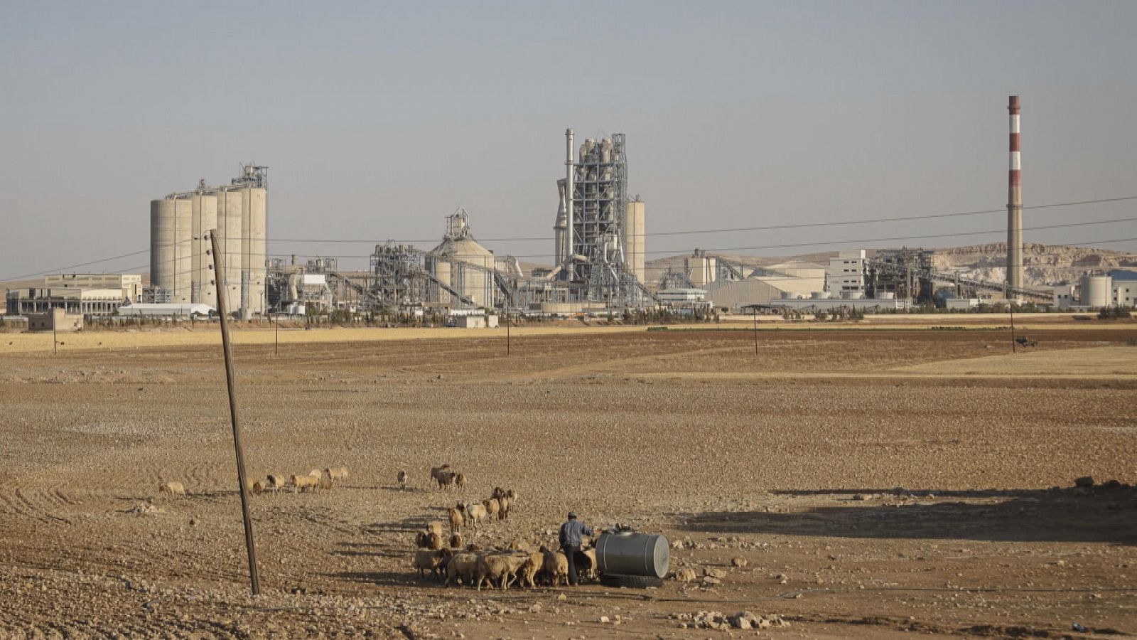 Vista general de la fábrica de Lafarge en Siria