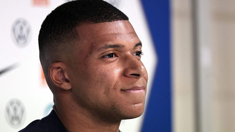 Mbappé: "Seguir en el PSG es la única opción en este momento"