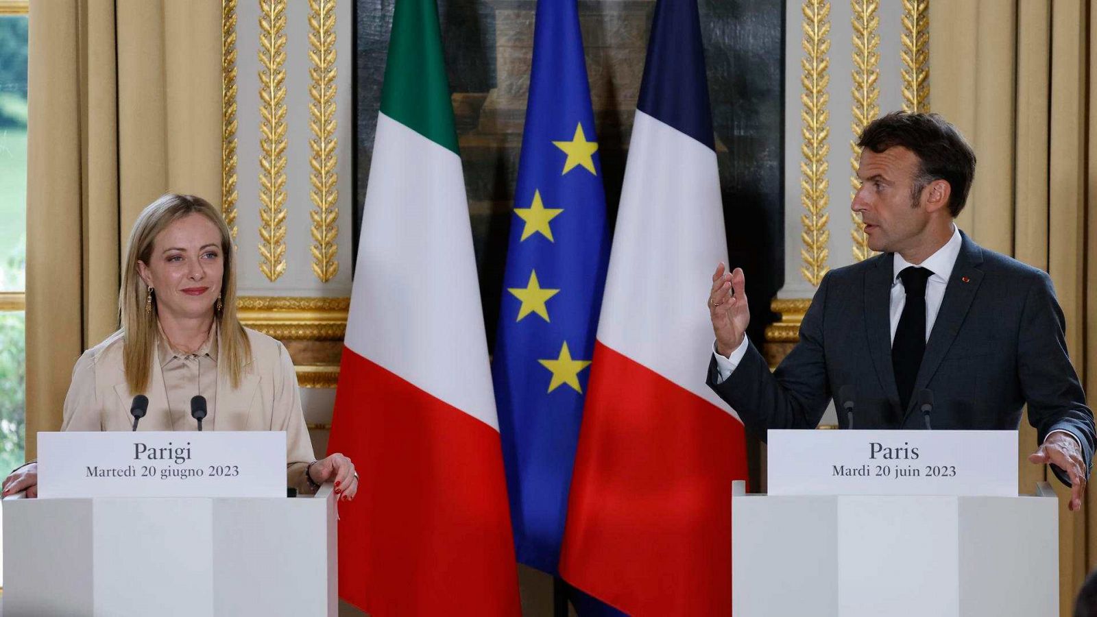 El presidente francés, Emmanuel Macron, y la primera ministra italiana, Giorgia Meloni, en el Palacio del Elíseo, en París.