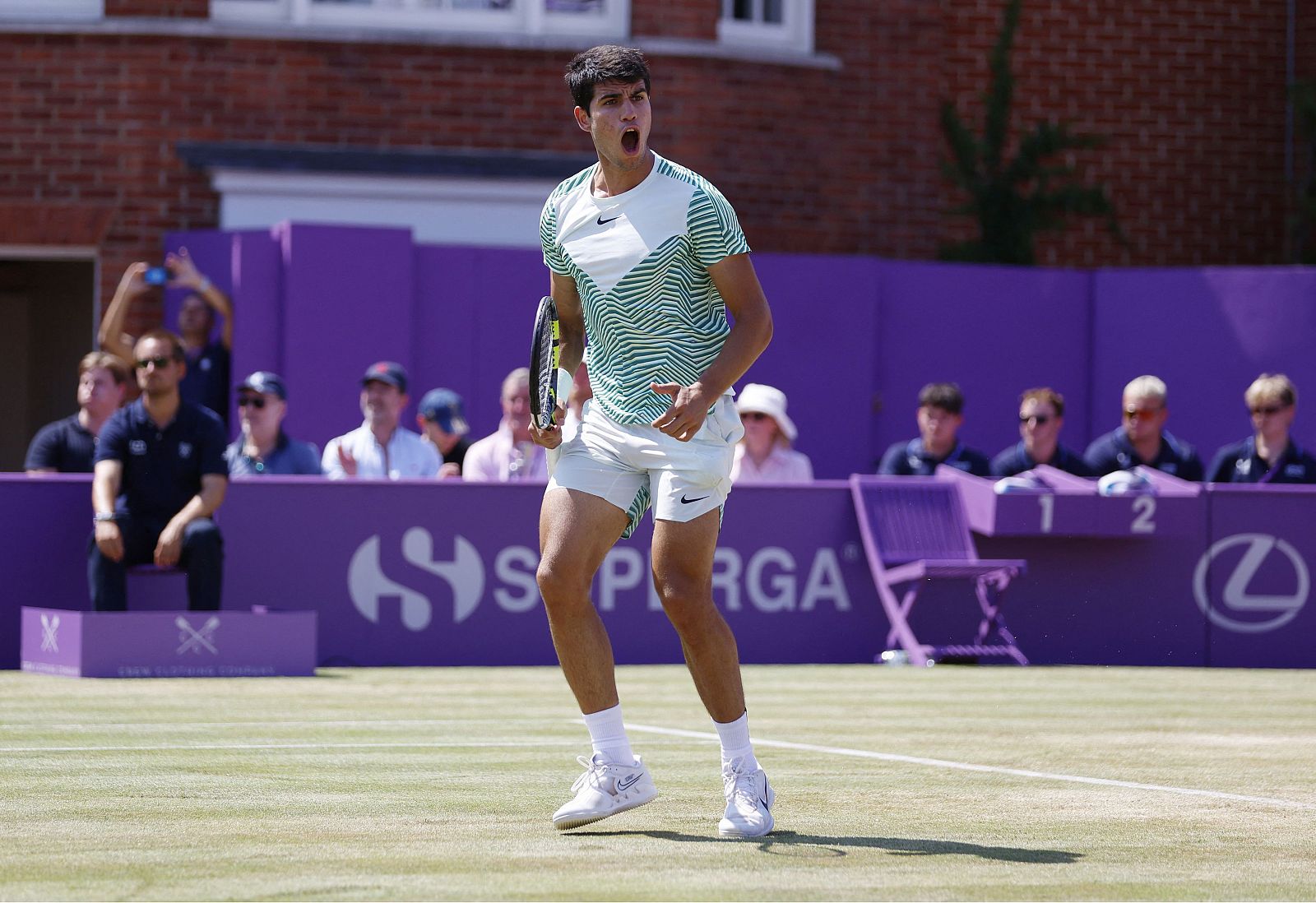 Carlos Alcaraz gana su primer torneo de Queens y recupera el nº1 del ránking