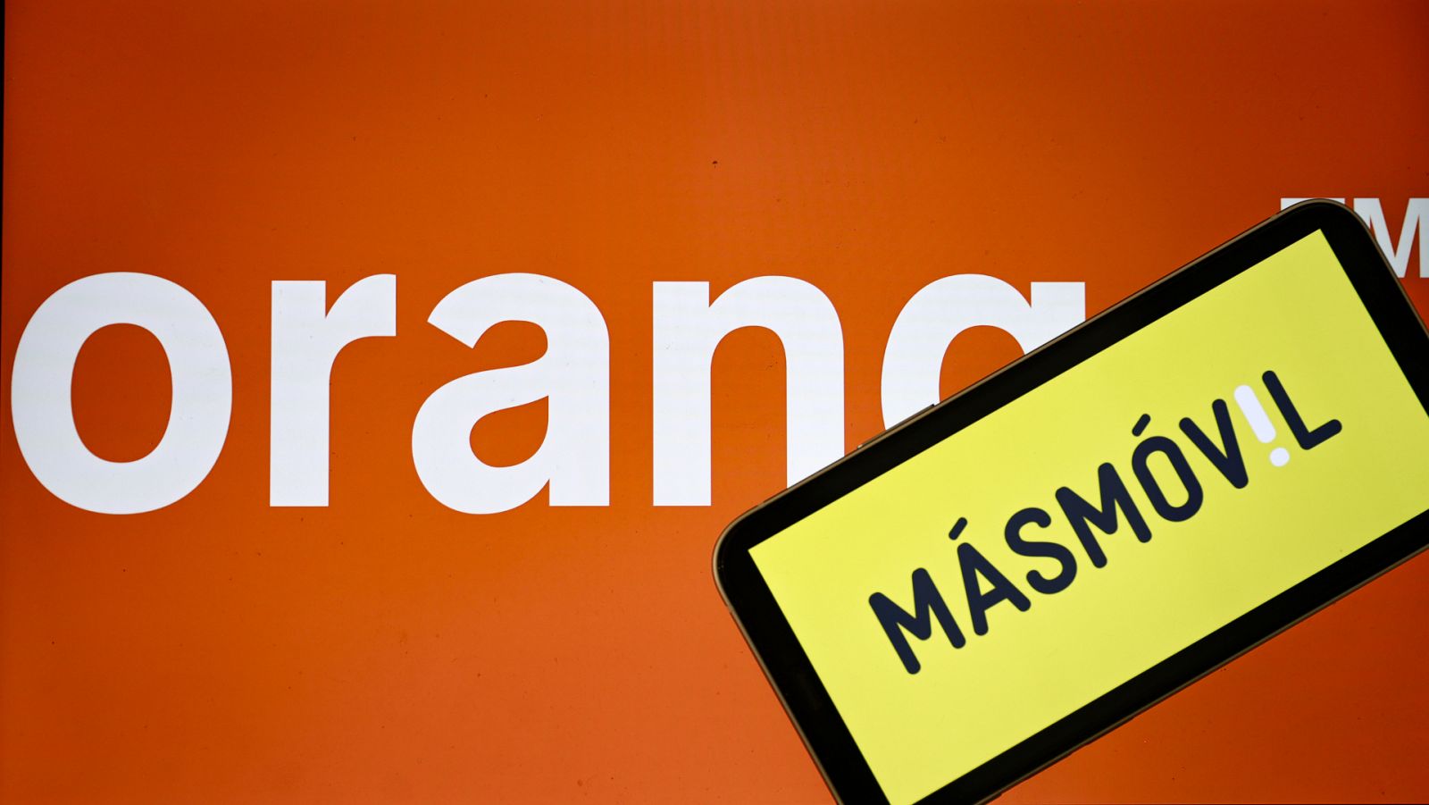 Imagen: Bruselas ve problemas en la fusión de Orange y MásMóvil y teme que redunde en "grandes subidas de precios"