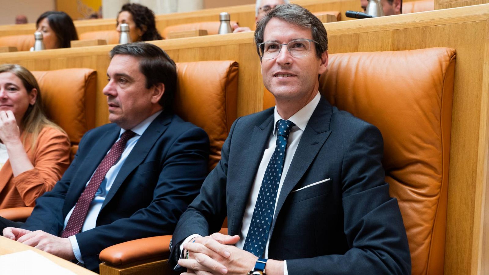 El candidato a presidente de La Rioja del PP Gonzalo Capellán durante el debate de investidura