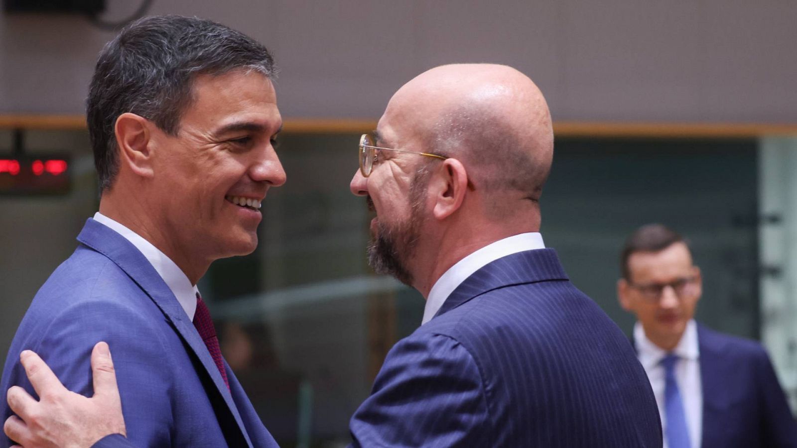 Imagen de archivo del presidente del Gobierno, Pedro Sánchez, junto al presidente del Consejo Europeo, Charles Michel.