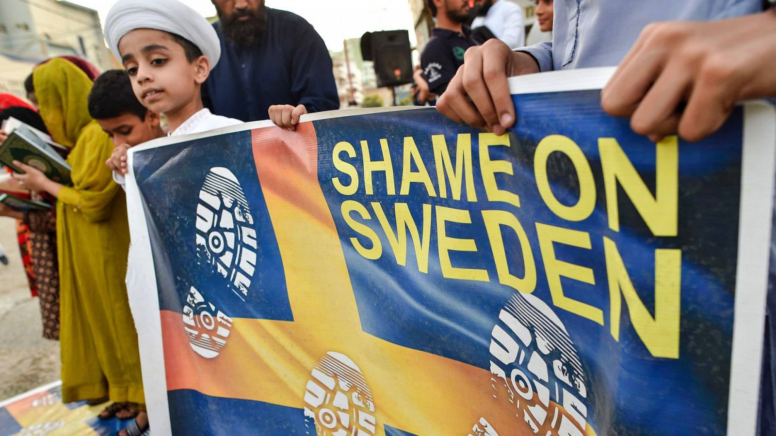 Imagen de una manifestación para protestar por la quema de un ejemplar del Corán en Estocolmo.