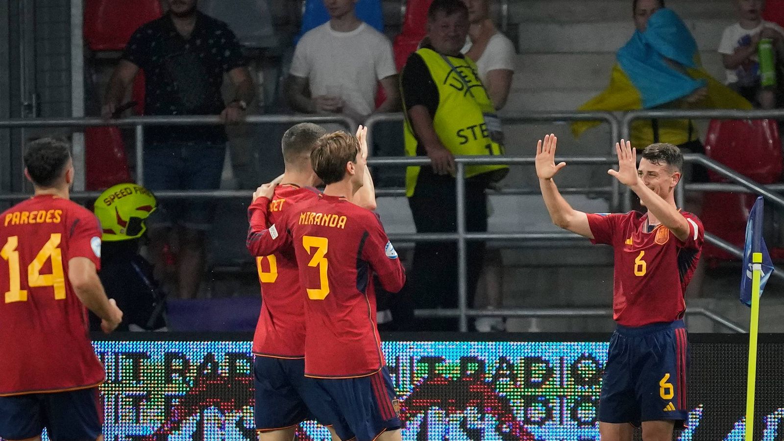 España se metió en la final tras golear a Ucrania