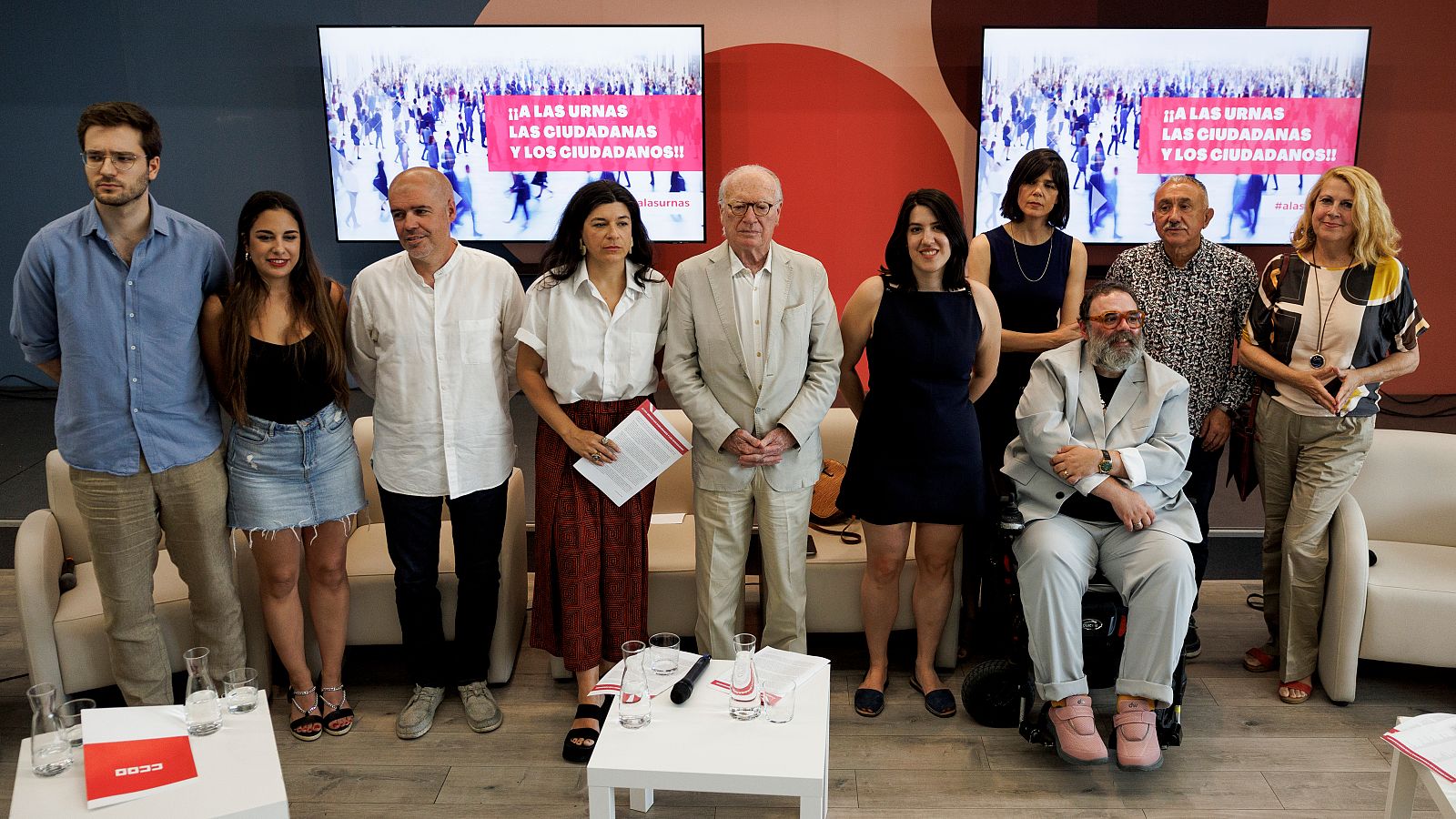 Presentación del manifiesto "¡A las urnas las ciudadanas y los ciudadanos!"