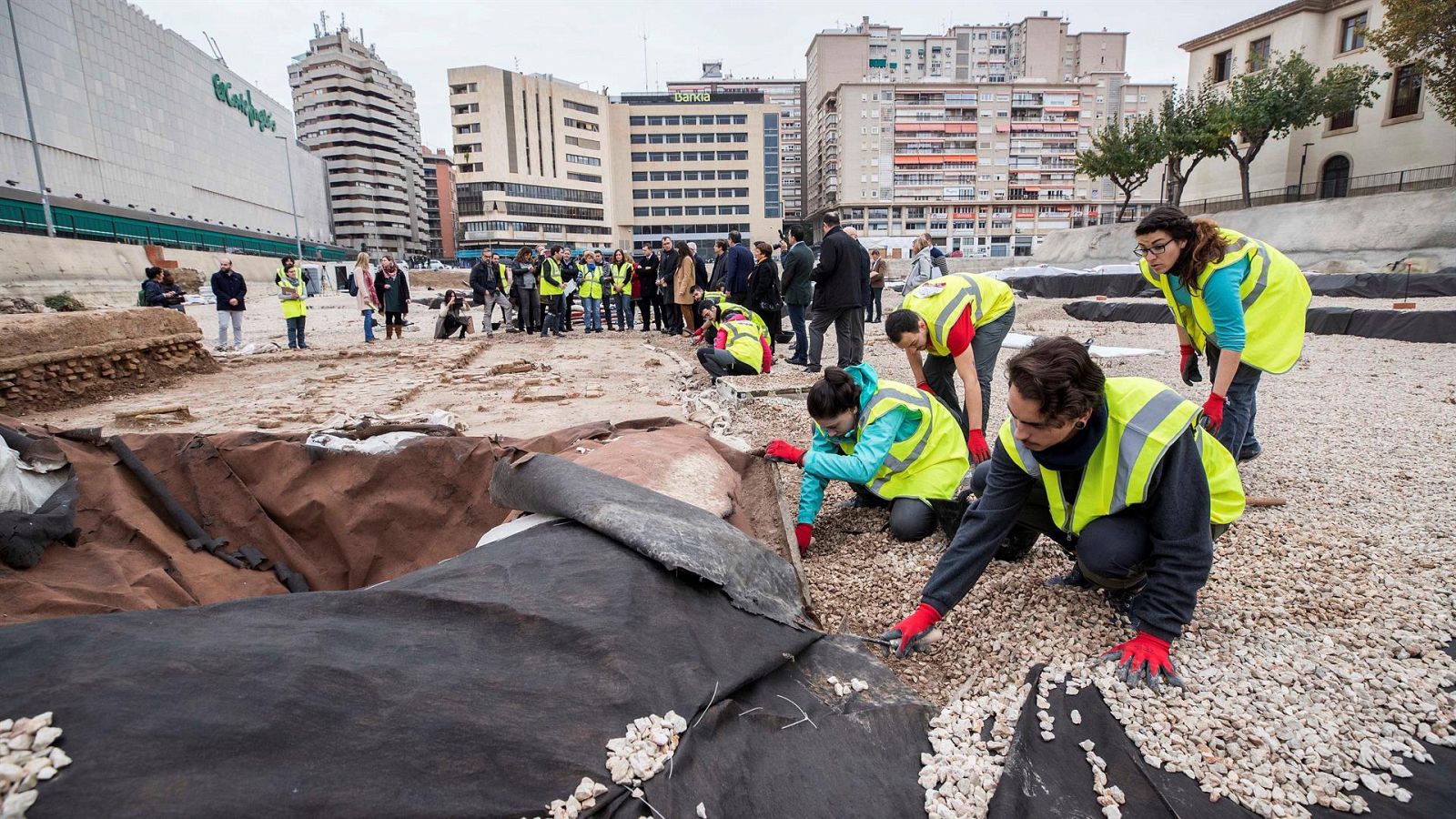 Alumnos de Arqueología de la UMU en el Yacimiento de San Esteban