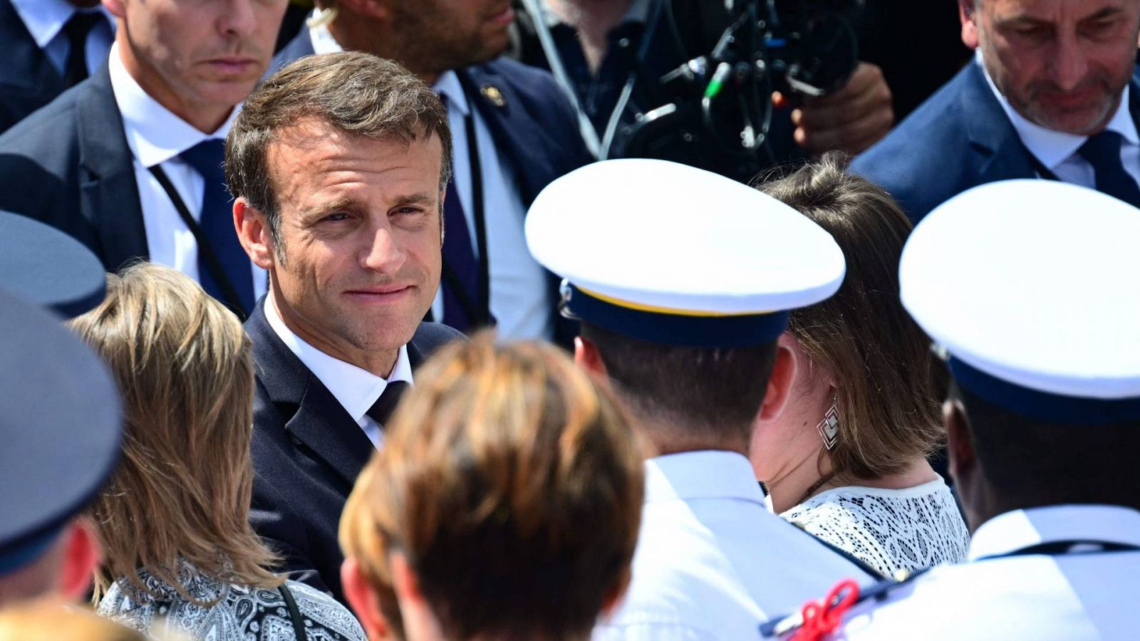 Macron durante la celebración del día nacional de Francia