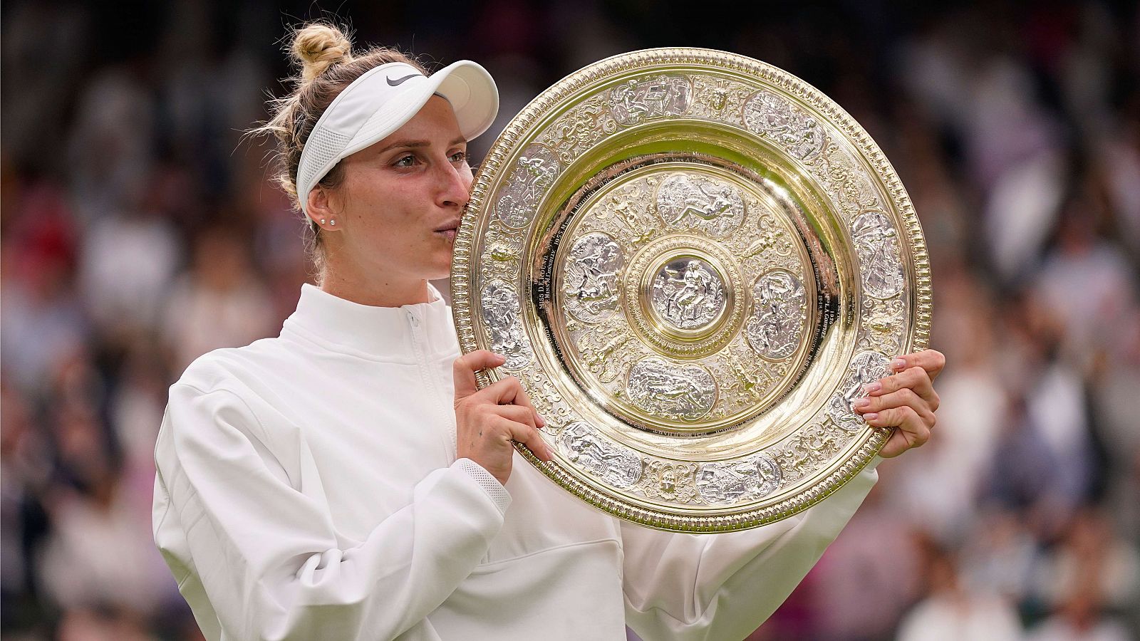 Vondrousova ahonda en el vacío de Jabeur y gana su primer Grand Slam