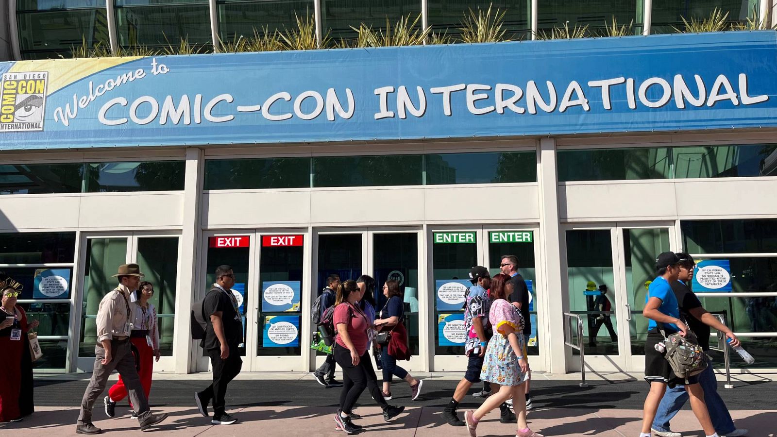 Aficionados llegando a la Comic-Con 2023 en San Diego, California (EE.UU.).