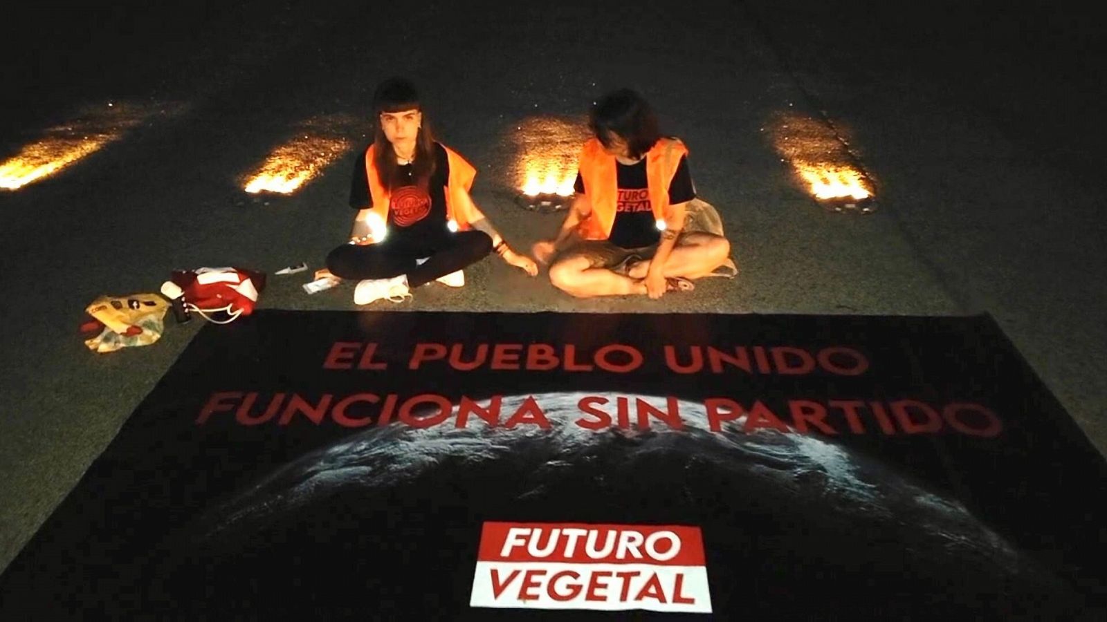 Las activistas de Futuro Vegetal durante su protesta