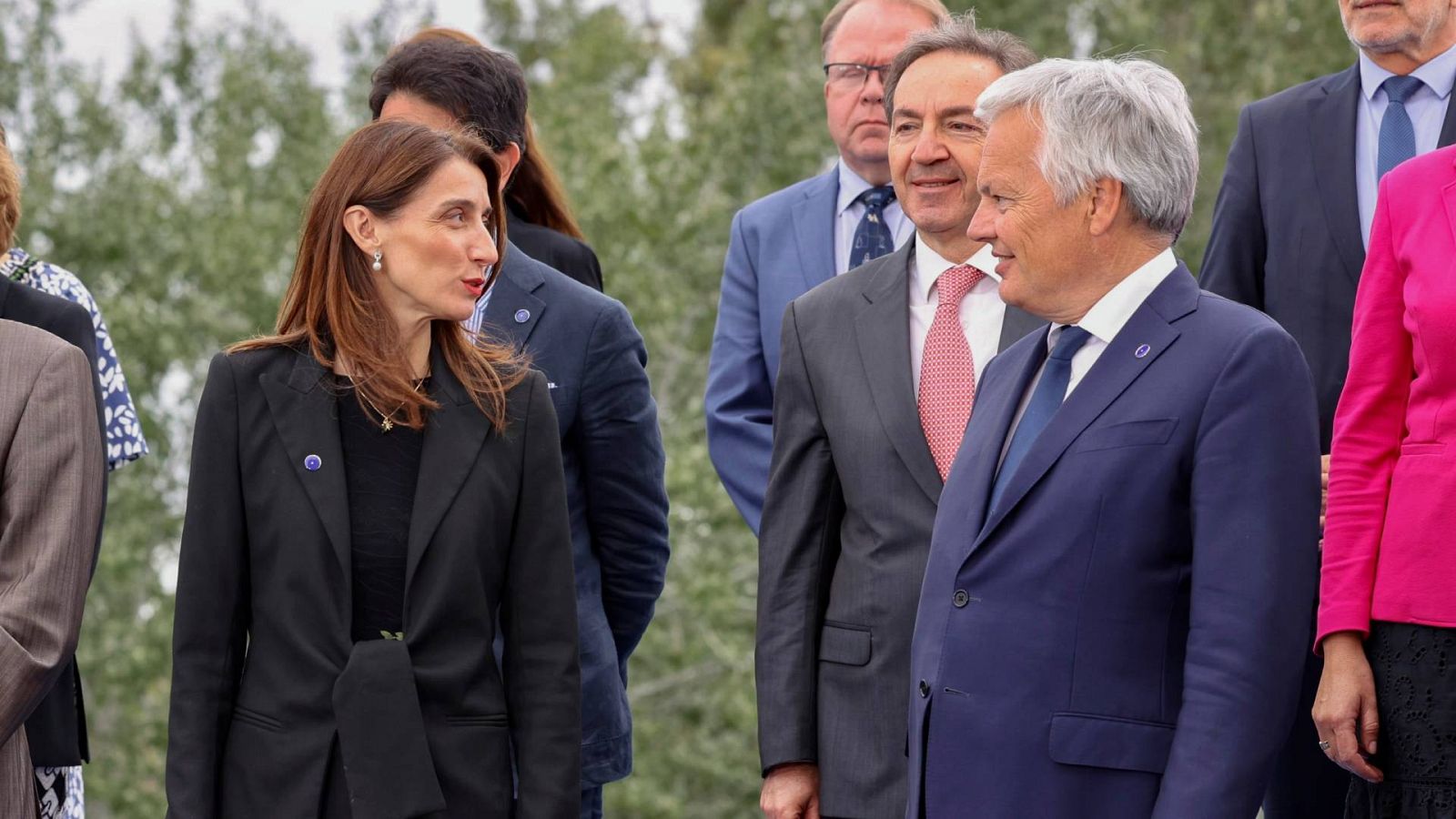 La ministra de Justicia de La Rioja, Pilar Llop, y el comisario de Justicia de la UE, Didier Reynders, durante la foto de familia de este viernes