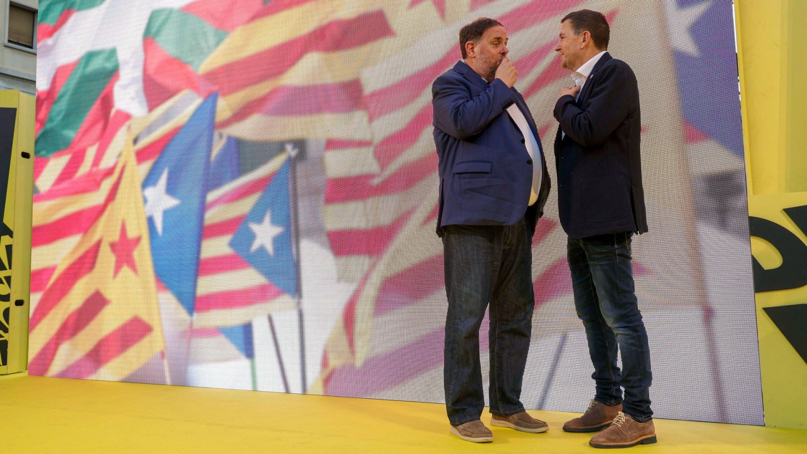 Junqueras (ERC) y Otegi (EH Bildu), en un acto de la campaña de este 23J