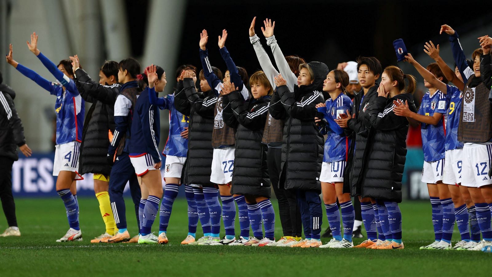 Japón - Costa Rica: las japonesas celebran el pase a octavos.