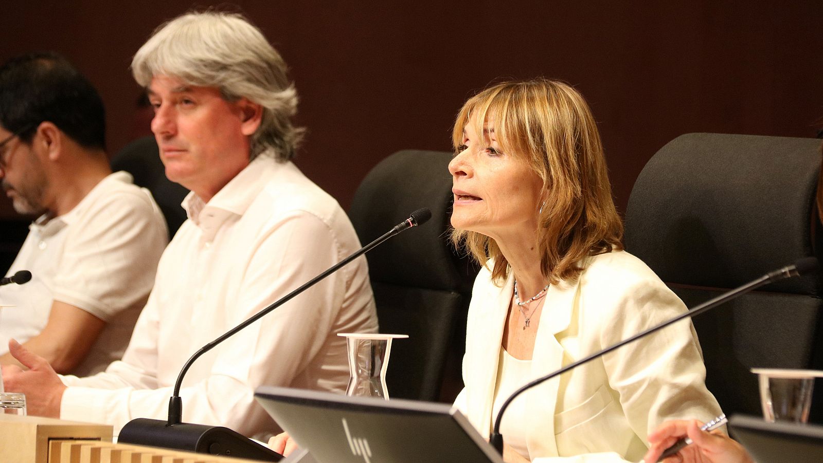 La presidenta de la Diba, Lluïsa Moret i el nou vicepredent, Dionís Guiteras, d'ERC