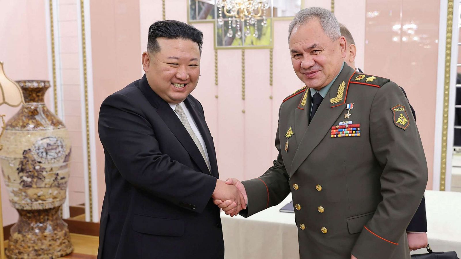 Kim Jong Un Se Reúne Con El Ministro De Defensa Ruso En Corea Del Norte 8725