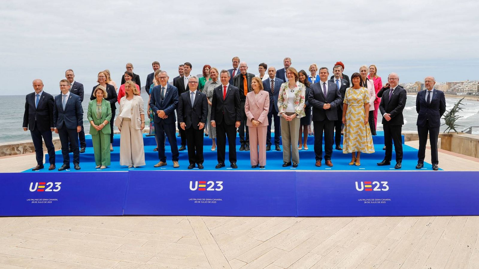 Foto de familia de los ministros de Sanidad de la Unión Europea en Las Palmas de Gran Canaria