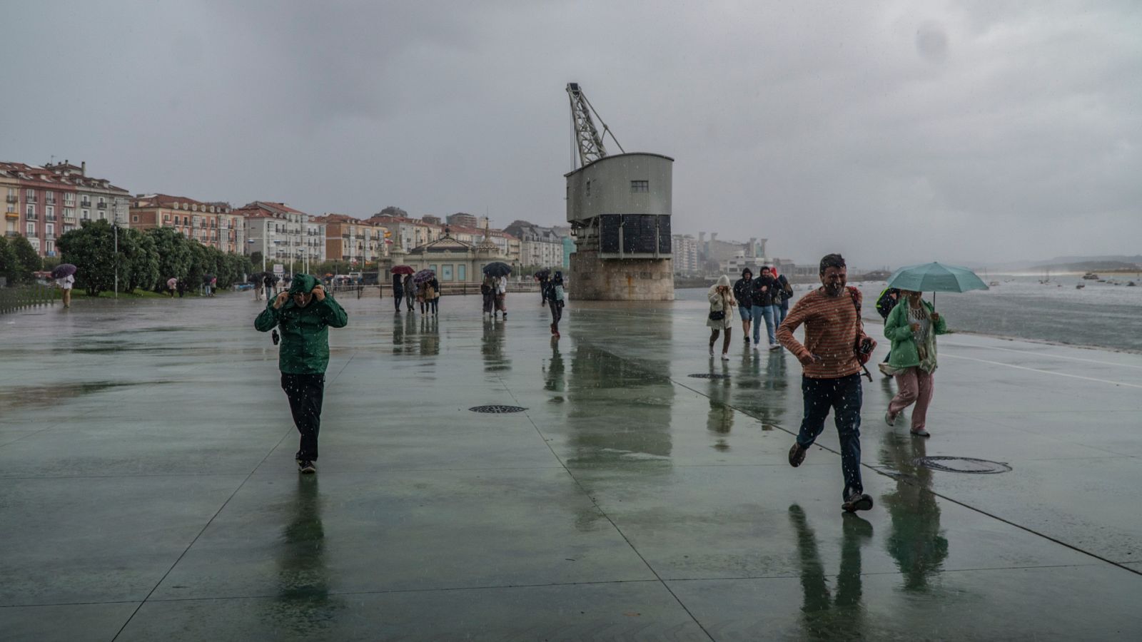 El tiempo hoy: tormentas y viento por la borrasca Patricia