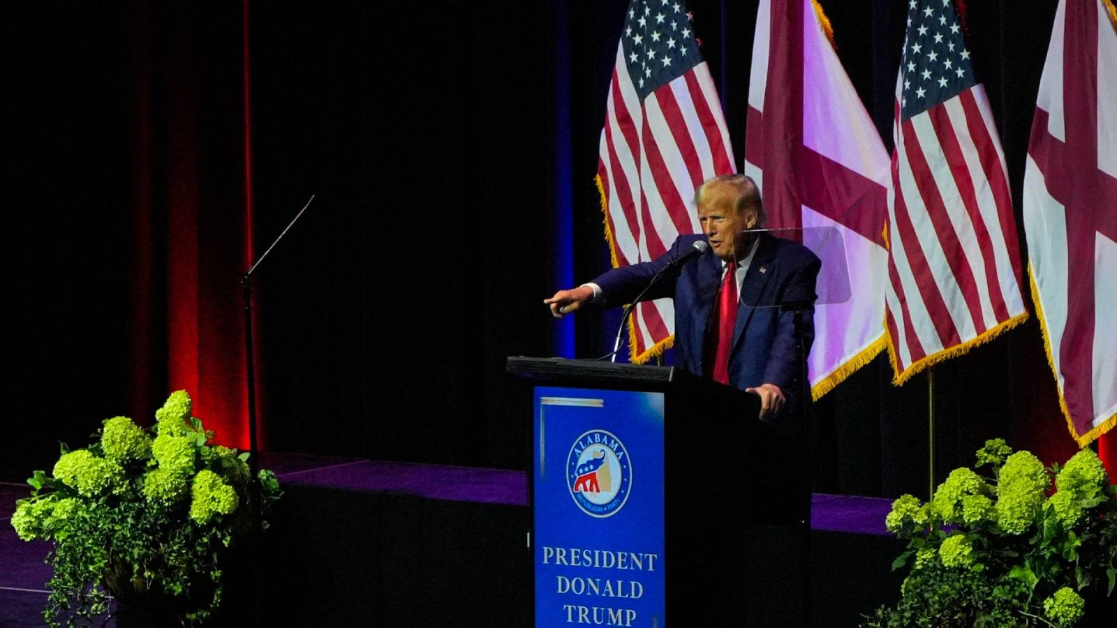 Una imagen del expresidente estadounidense Donald Trump durante su discurso en Alabama.