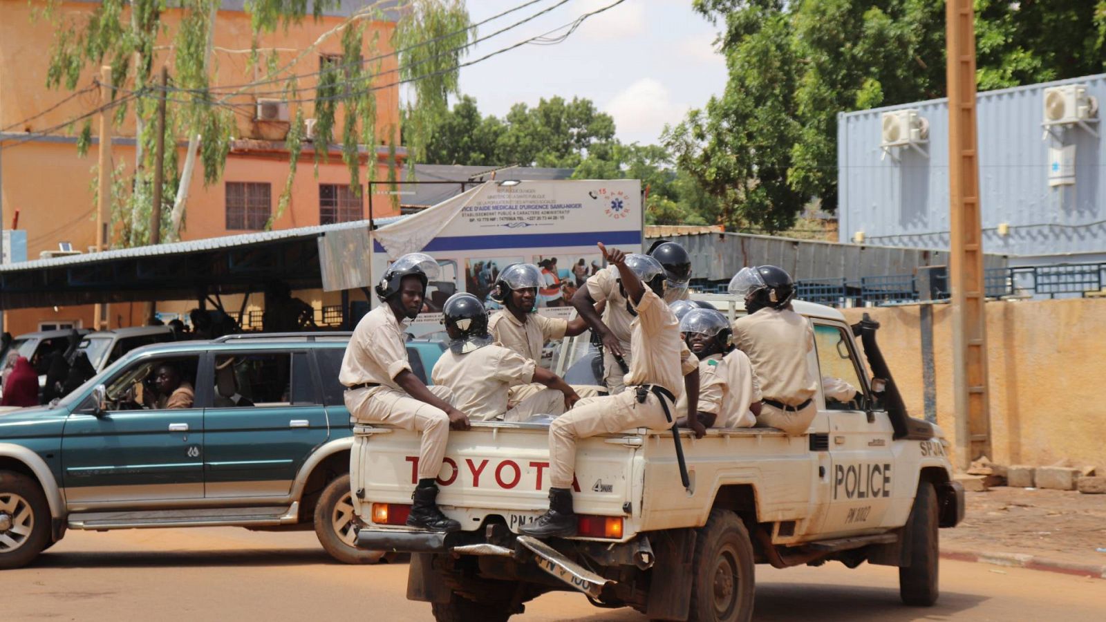 Oficiales de policía durante una marcha en Níger