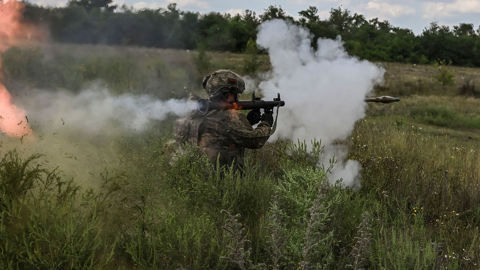 Ejercicios militares en un campo de entrenamiento de Dnipropetrovsk