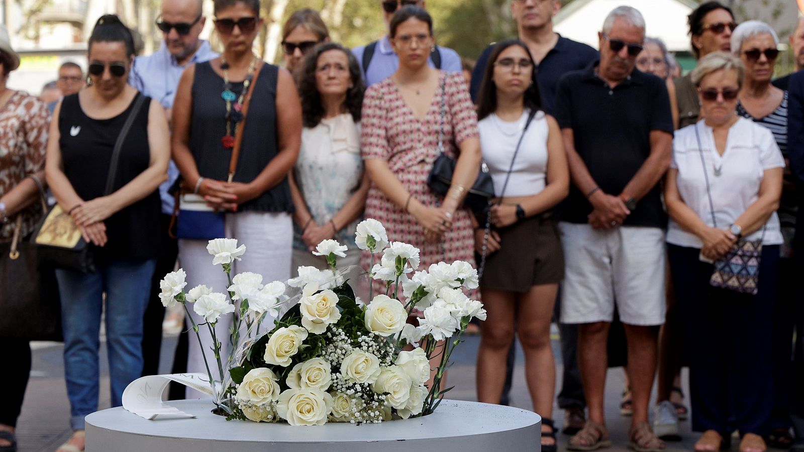 Les víctimes del 17A guarden 6 minutos de silenci para denunciar 6 años dels atemptats