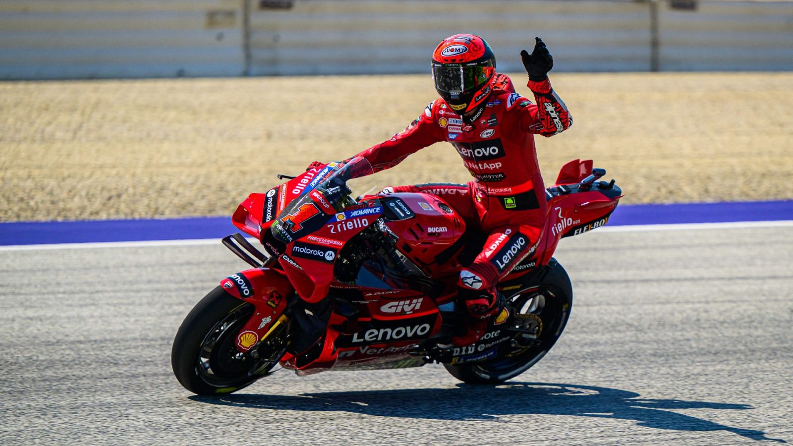 Bagnaia celebra tras su victoria en Austria