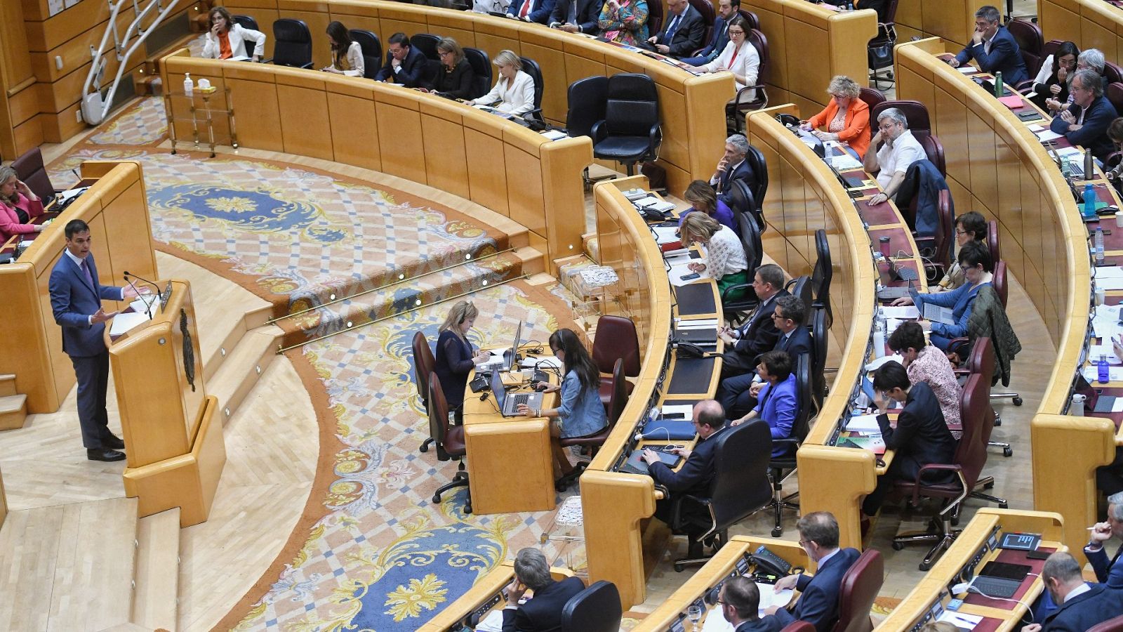 Vista general del Senado durante un pleno en el que interviene Pedro Sánchez