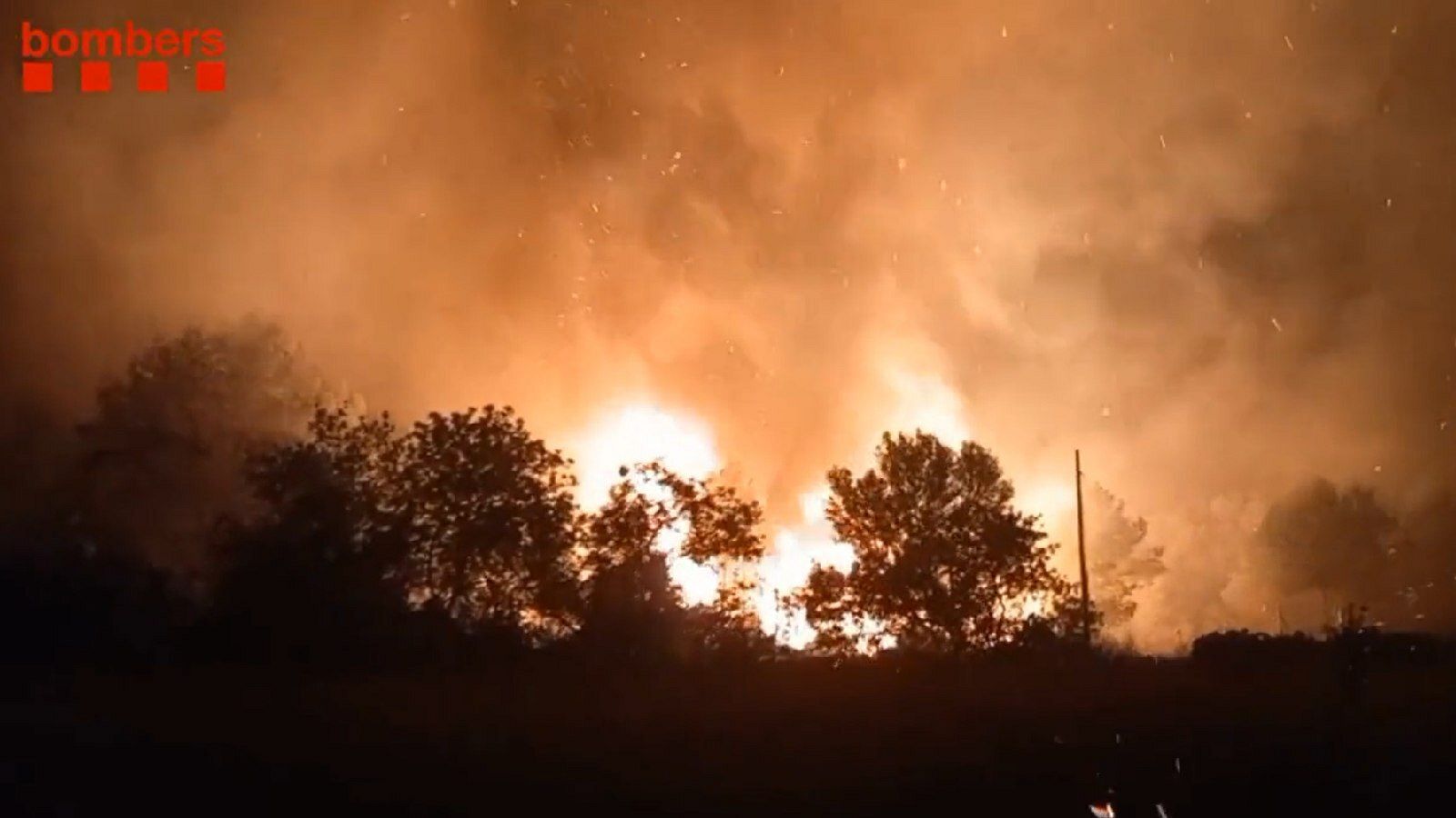 El foc a Mont-roig del Camp s'ha donat per estabilitzat cap a les 2:00 h de la matinada